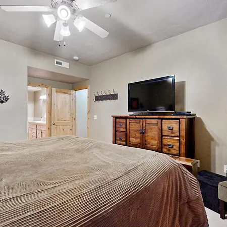 North Fox Hollow Haven Unit F